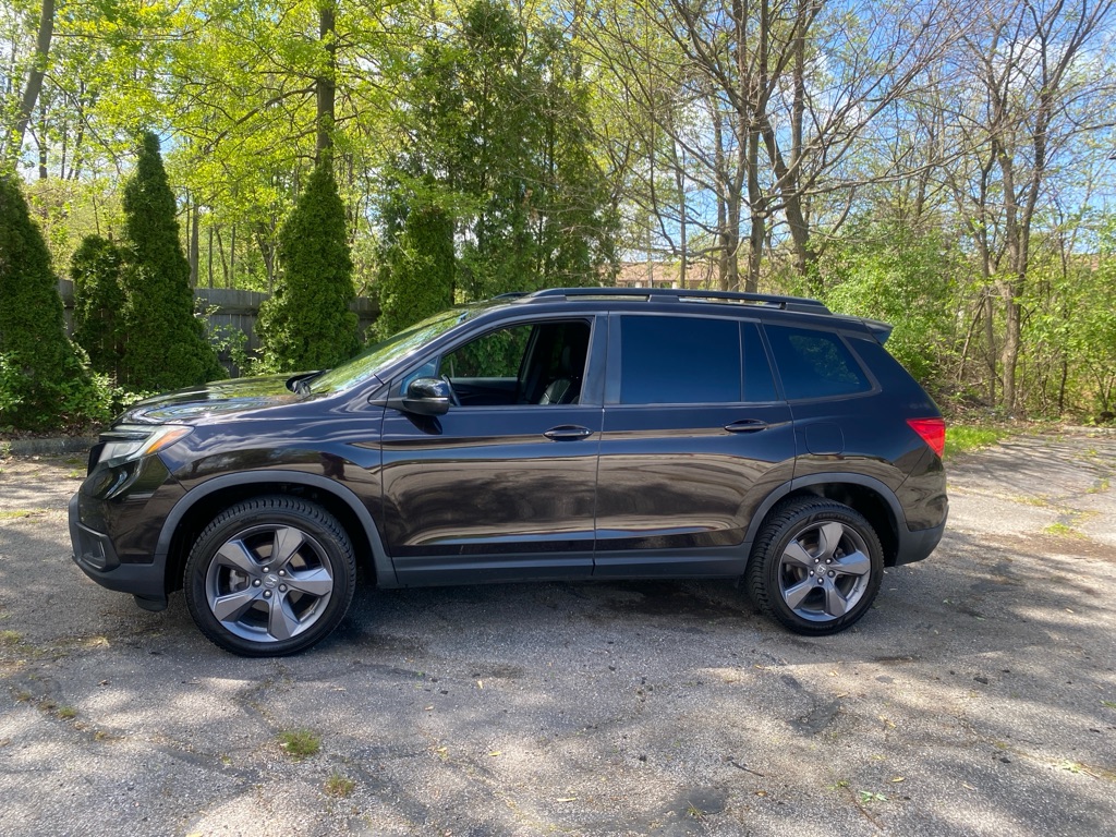 2019 Honda Passport Touring - Image 2