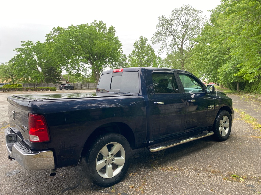 2017 Ram 1500 SLT - Image 5