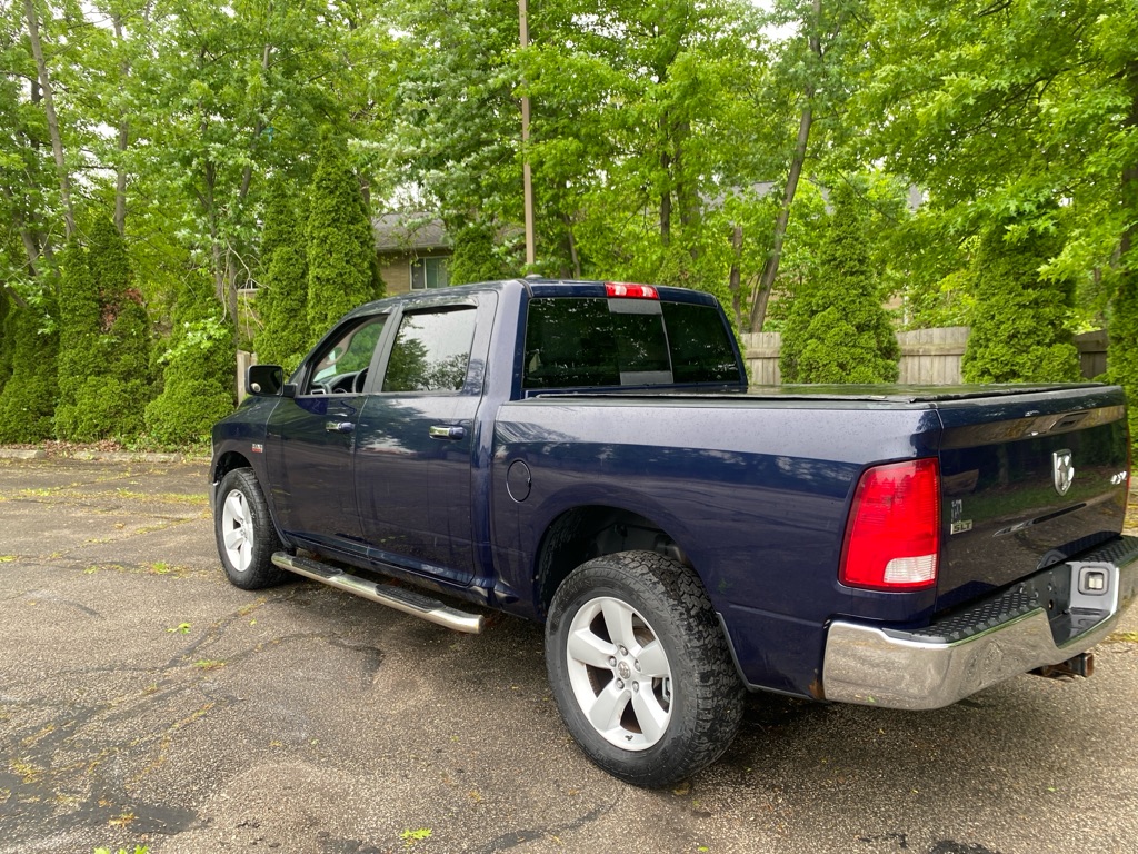 2017 Ram 1500 SLT - Image 3