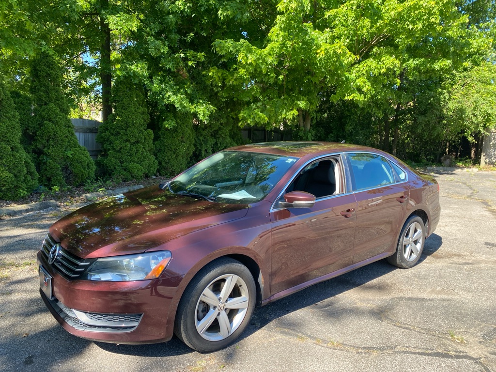 2013 Volkswagen Passat 2.5L SE w/Sunroof Auto's photo