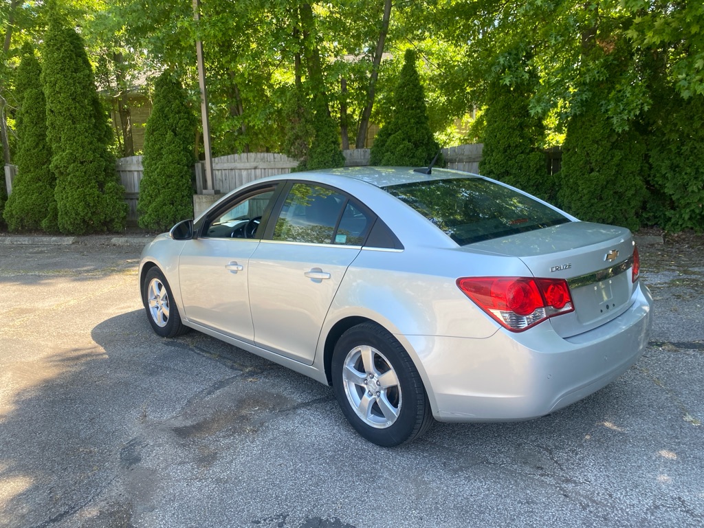 2012 Chevrolet Cruze LT - Image 3