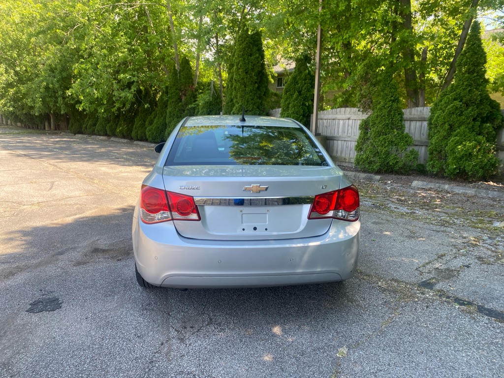 2012 Chevrolet Cruze LT - Image 4