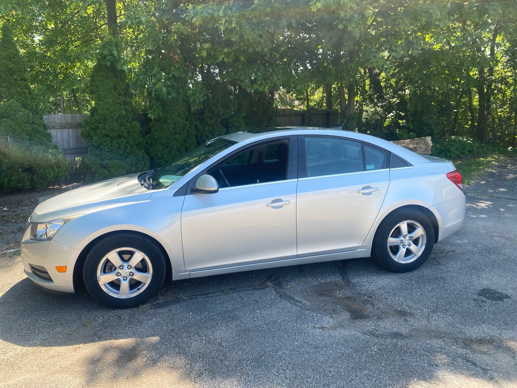 2012 Chevrolet Cruze LT - Image 2