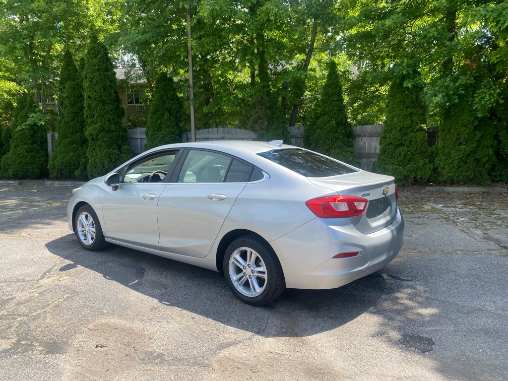 2016 Chevrolet Cruze LT Auto - Image 3