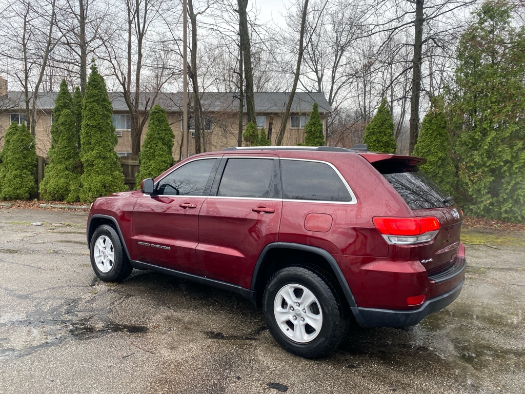 2017 Jeep Grand Cherokee Laredo - Image 3