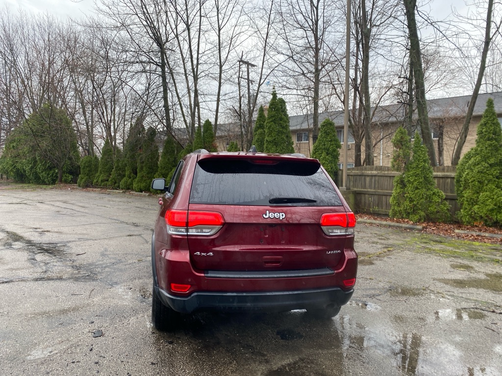 2017 Jeep Grand Cherokee Laredo - Image 4