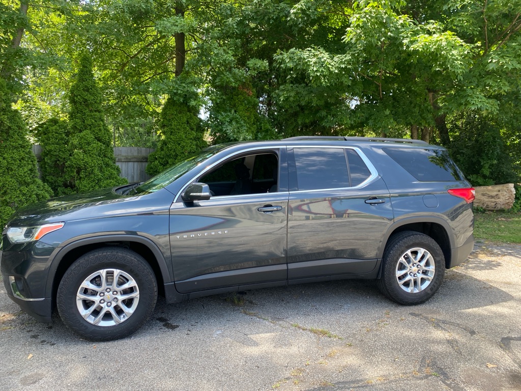 2021 Chevrolet Traverse LT Cloth - Image 2