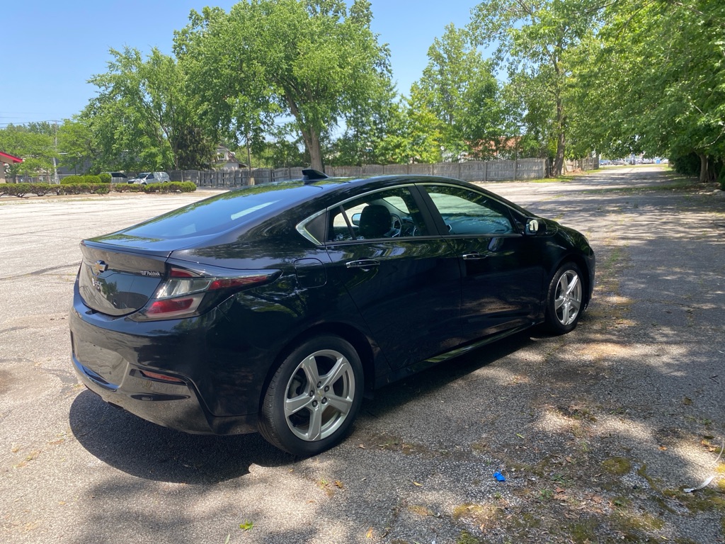 2017 Chevrolet Volt LT - Image 5