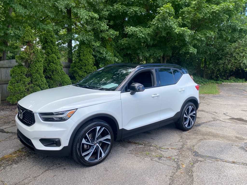2019 Volvo XC40 T5 Momentum - Main Image