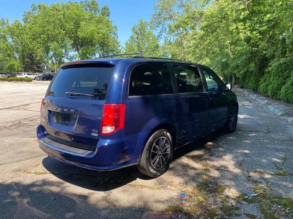 2016 Dodge Grand Caravan R/T - Image 5