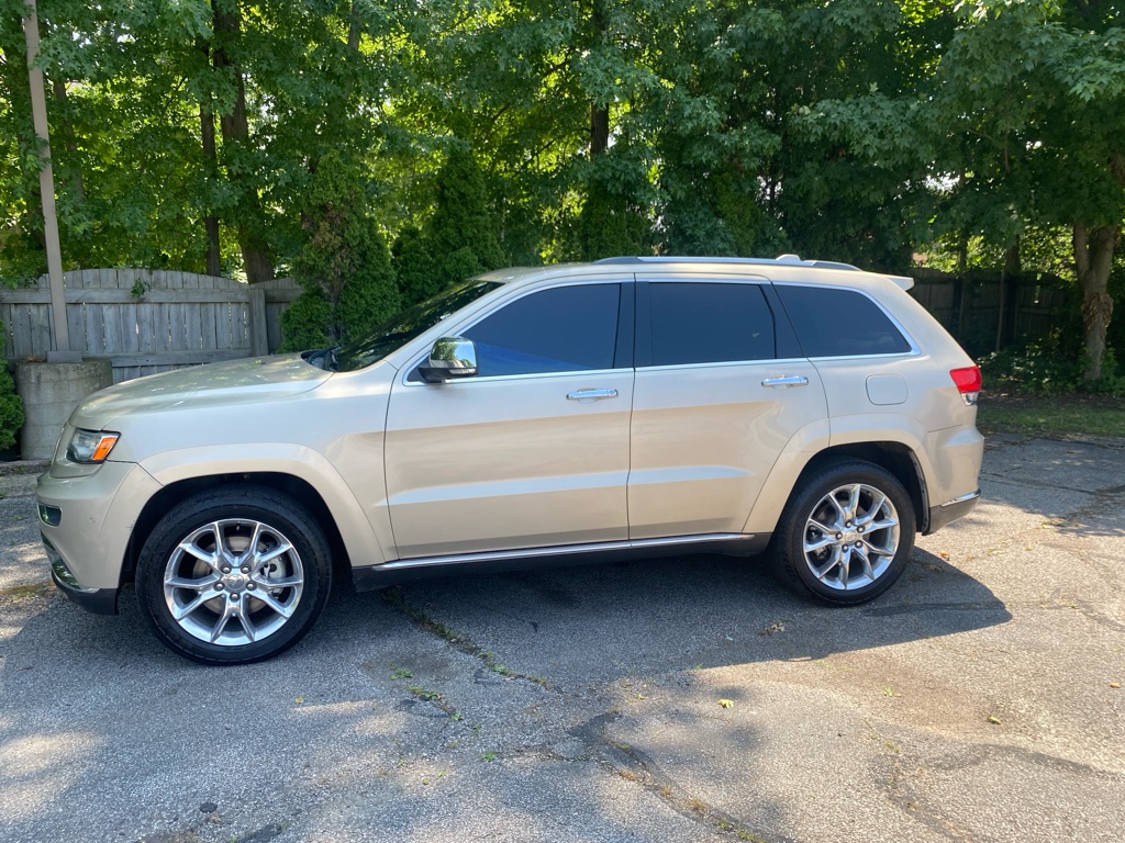 2014 Jeep Grand Cherokee Summit - Image 2