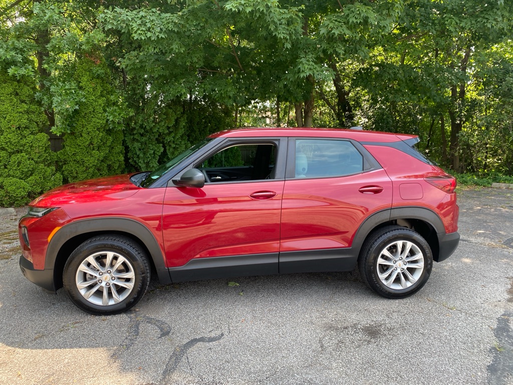 2021 Chevrolet Trailblazer LS - Image 2