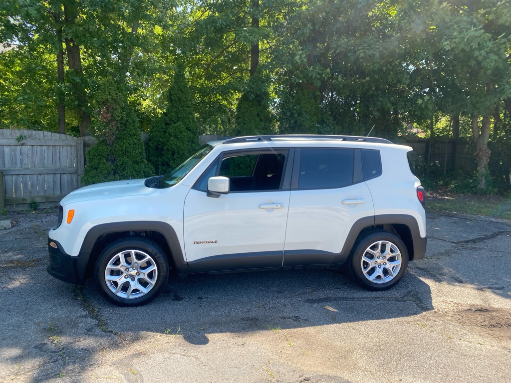 Photo 2 of 2016 Jeep Renegade Latitude
