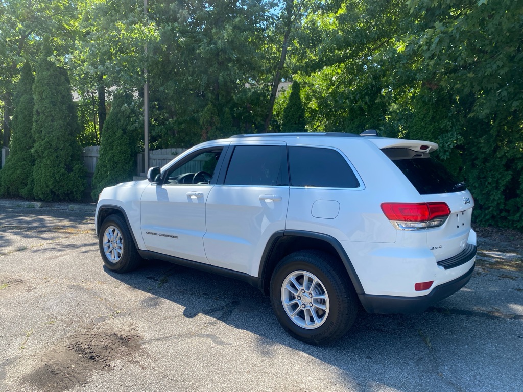 2019 Jeep Grand Cherokee Laredo - Image 3