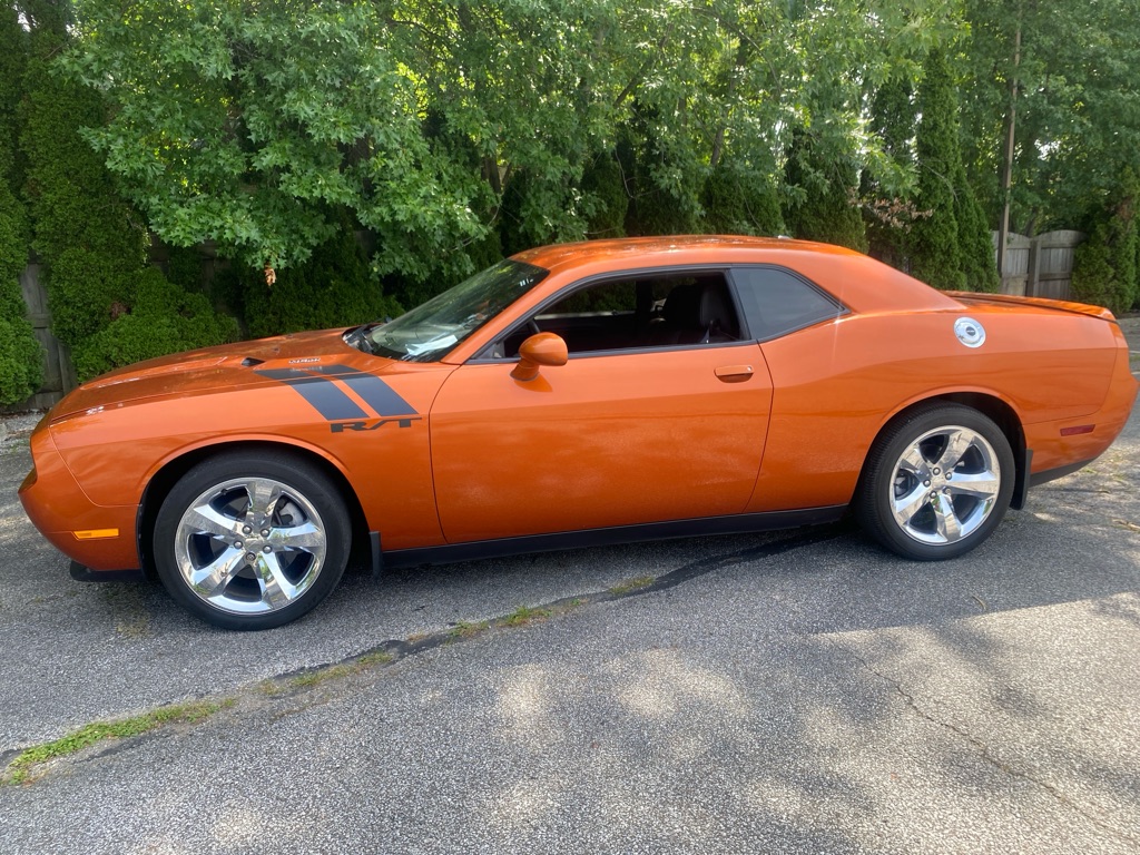 2011 Dodge Challenger R/T - Image 2
