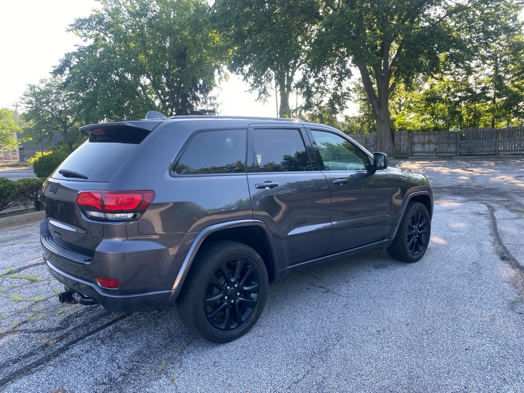 2017 Jeep Grand Cherokee Laredo - Image 5