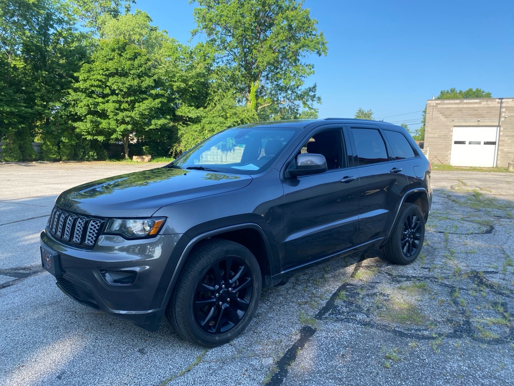2017 Jeep Grand Cherokee Laredo - Main Image