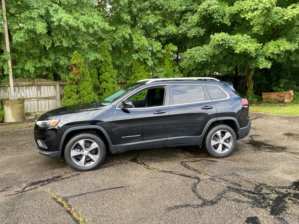 2019 Jeep Cherokee Limited - Image 2