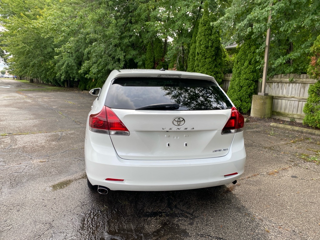 2013 Toyota Venza LE - Image 4