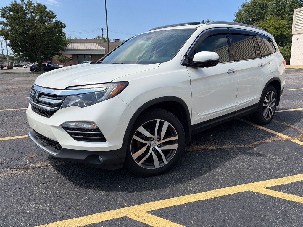 2017 Honda Pilot Elite - Image 2