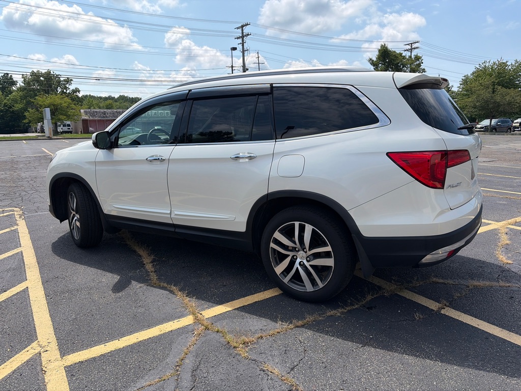 2017 Honda Pilot Elite - Image 5
