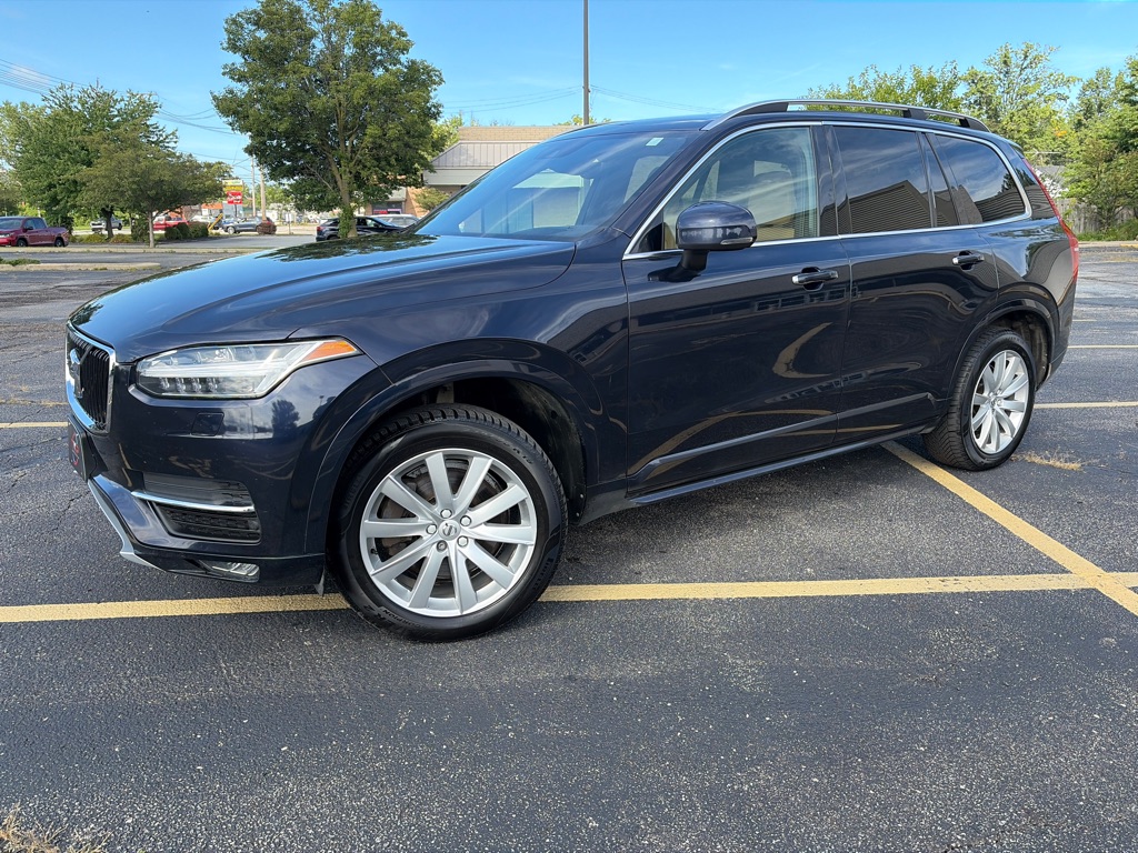 2017 Volvo XC90 T6 Momentum - Image 2