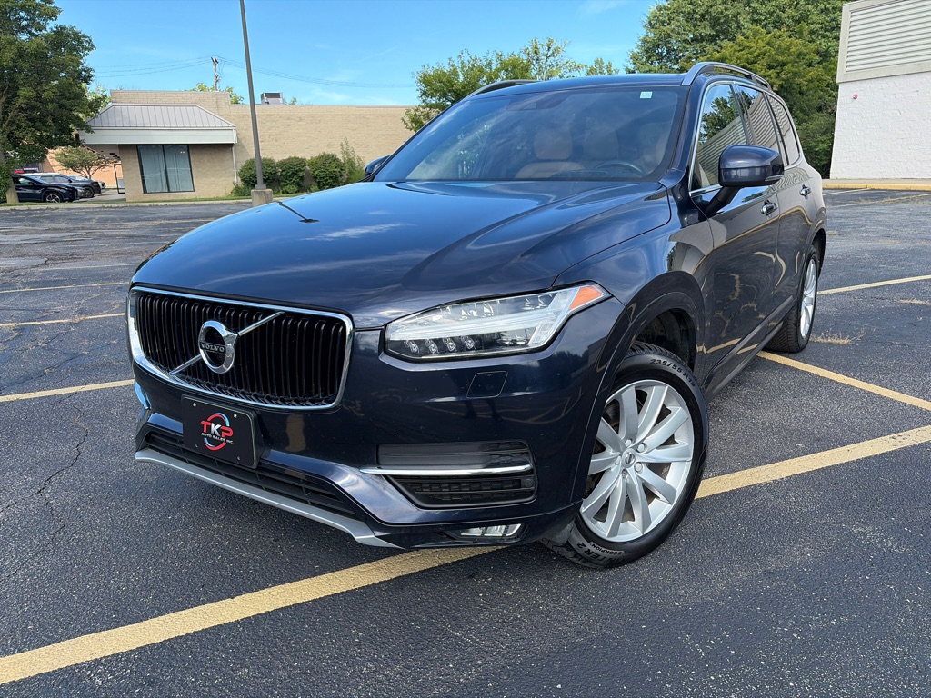 2017 Volvo XC90 T6 Momentum - Main Image