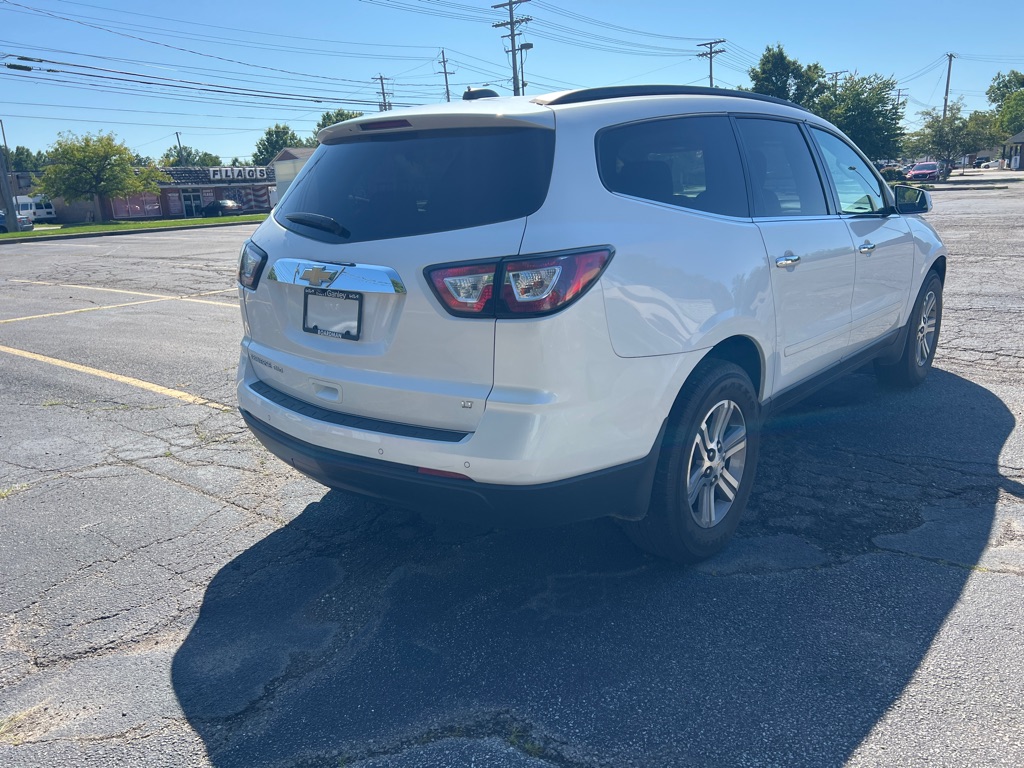 2017 Chevrolet Traverse LT - Image 5
