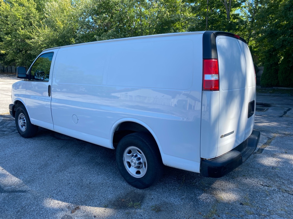 2019 Chevrolet Express 2500 - Image 3