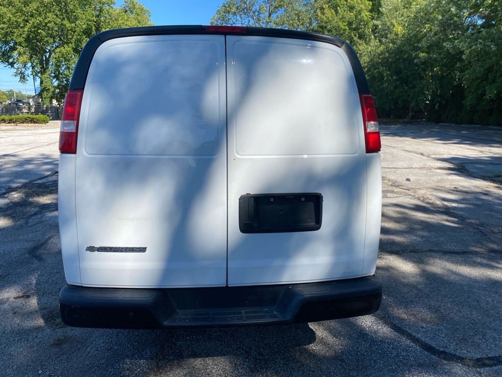 2019 Chevrolet Express 2500 - Image 4