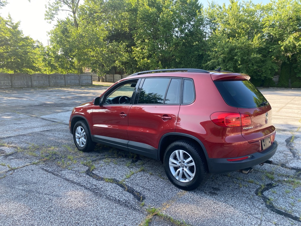 2015 Volkswagen Tiguan S - Image 3