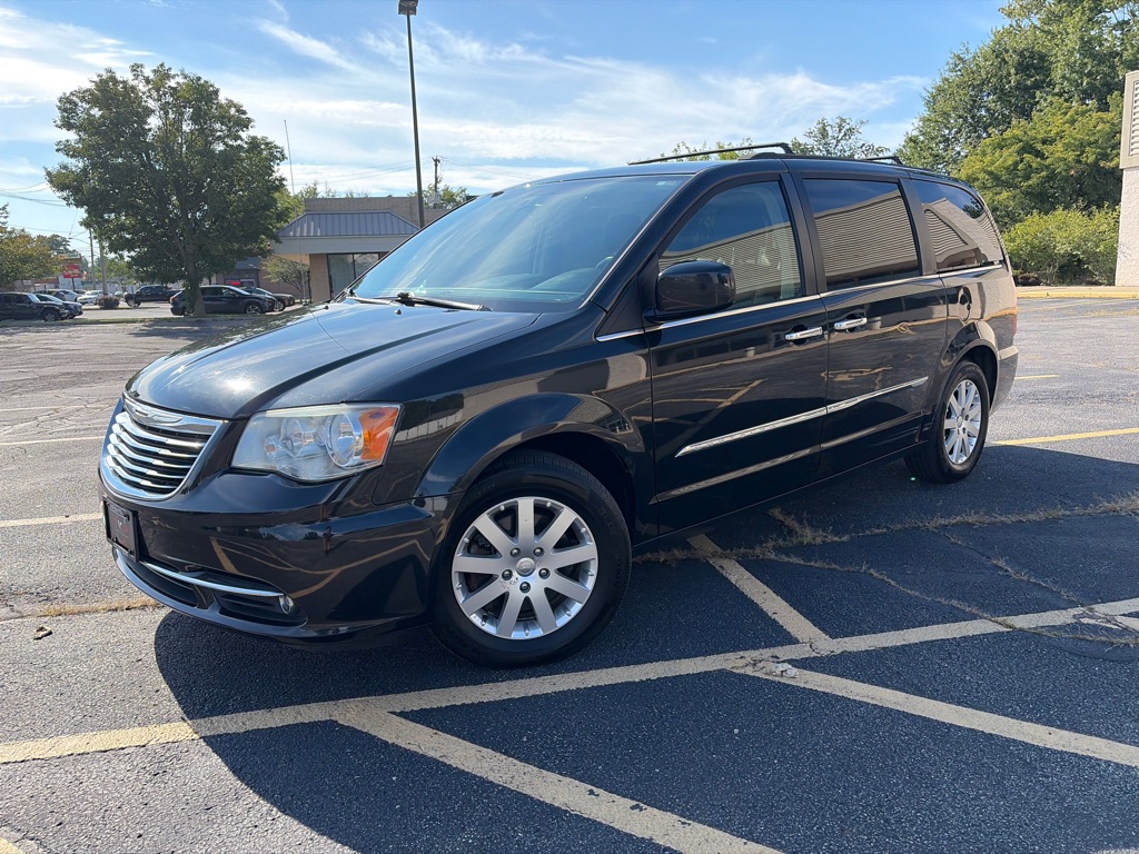 2015 Chrysler Town and Country Touring - Image 3