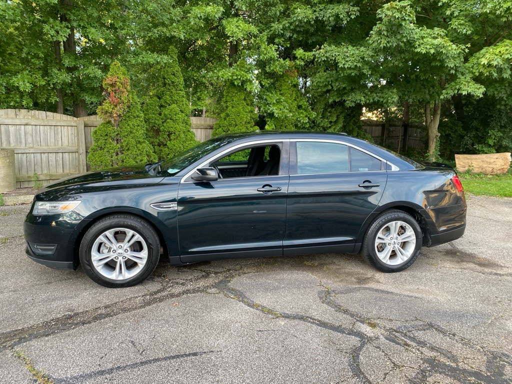 Photo 2 of 2014 Ford Taurus SEL