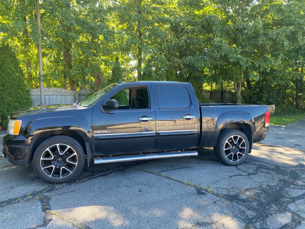 2011 GMC Sierra 1500 Denali - Image 2