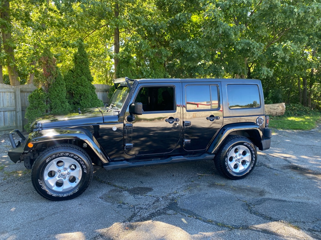 2014 Jeep Wrangler Unlimited Sahara - Image 2