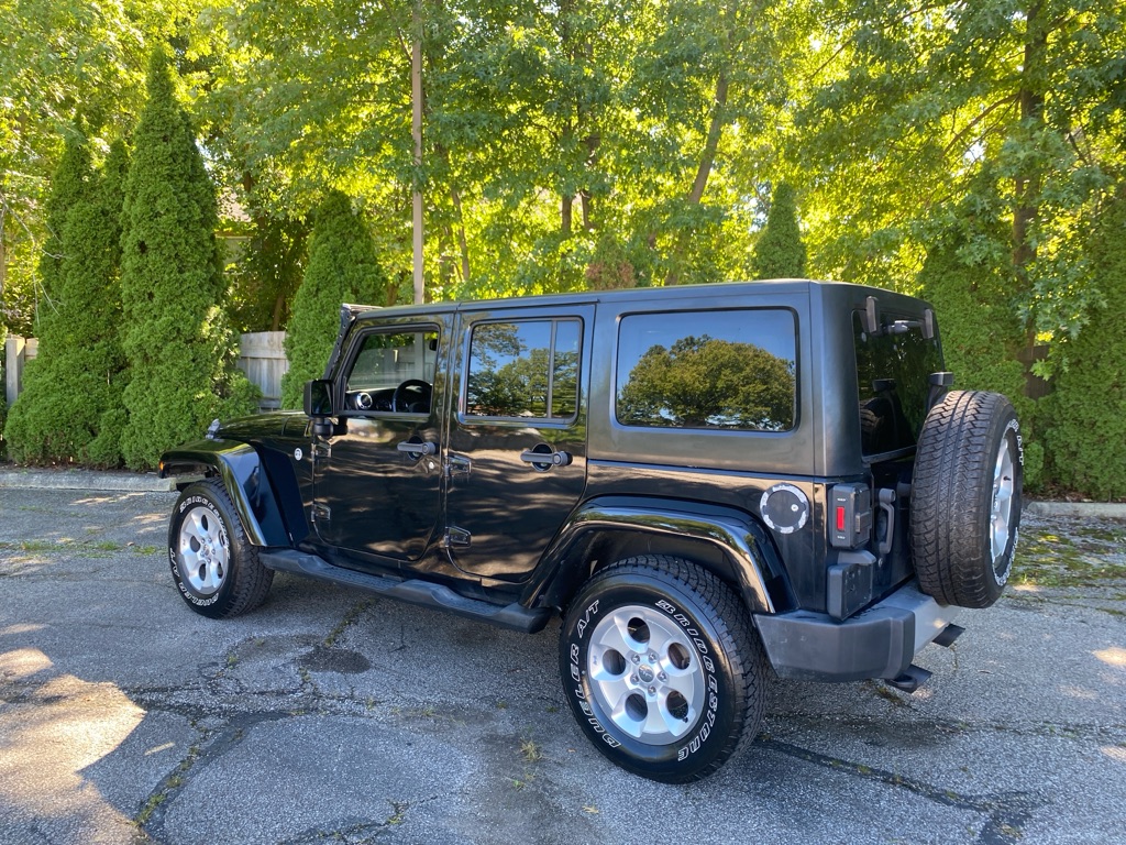 2014 Jeep Wrangler Unlimited Sahara - Image 3