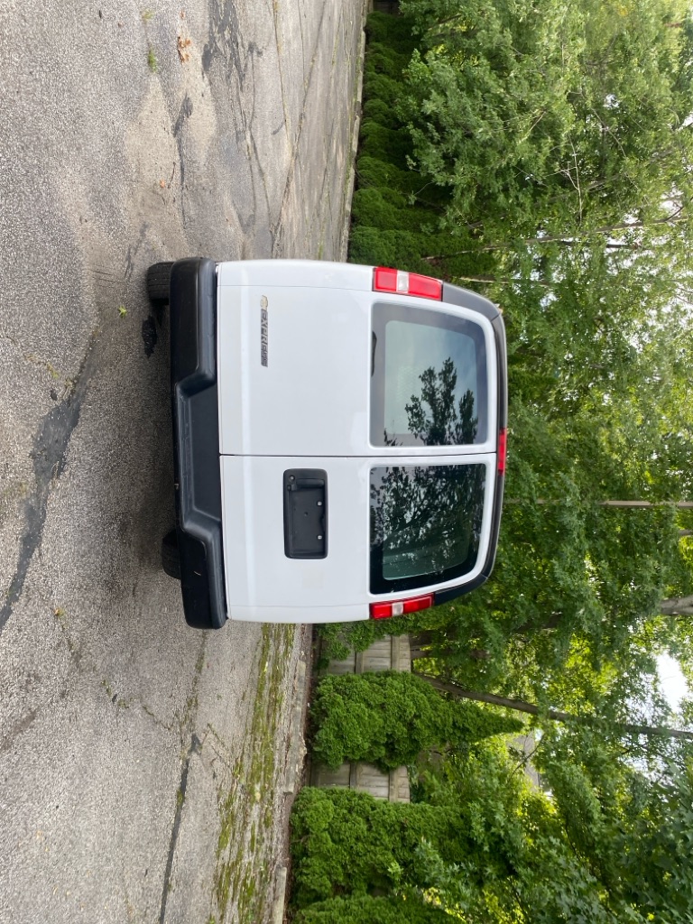 2021 Chevrolet Express 2500 - Image 4