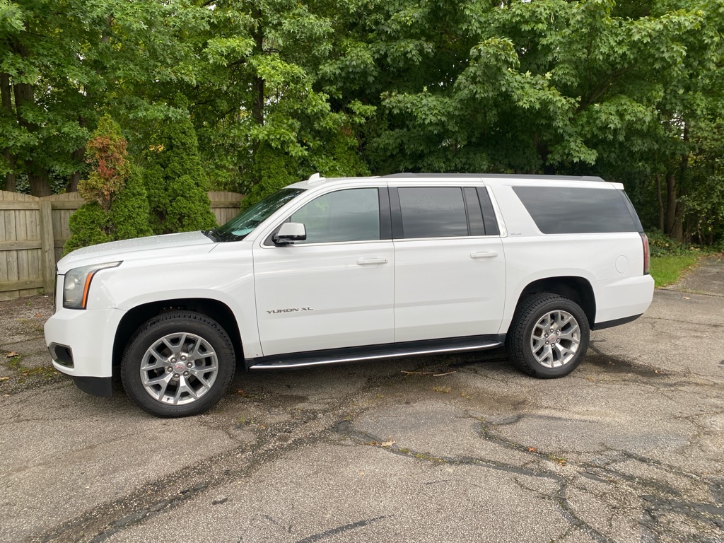 2019 GMC Yukon XL SLE - Image 2