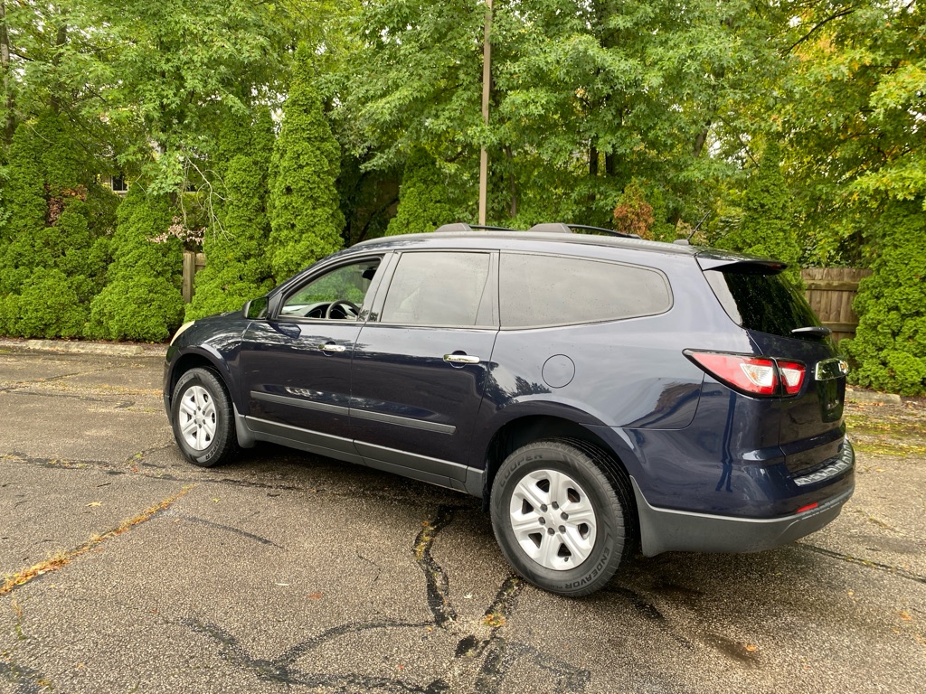 2015 Chevrolet Traverse LS - Image 3