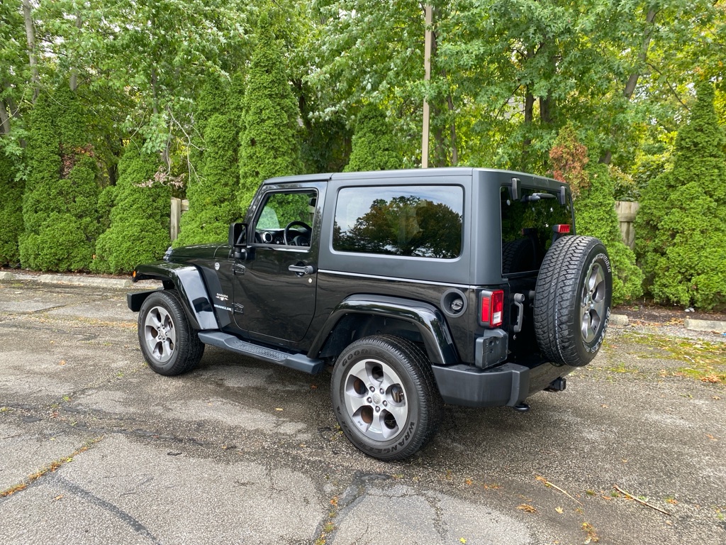 2017 Jeep Wrangler Sahara - Image 3