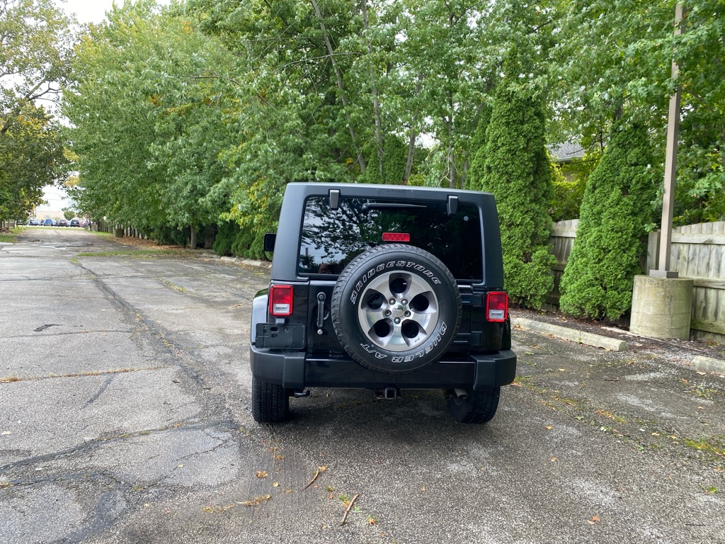 2017 Jeep Wrangler Sahara - Image 4
