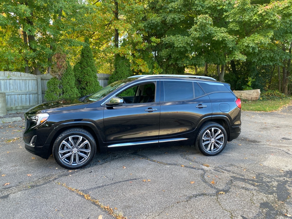 2019 GMC Terrain Denali - Image 2