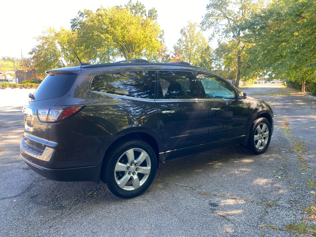 2017 Chevrolet Traverse LT - Image 5