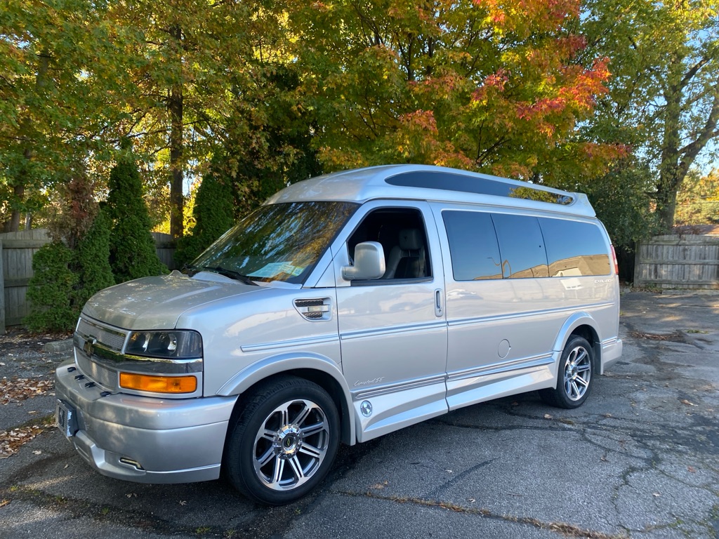 2017 Chevrolet Express 2500 - Main Image
