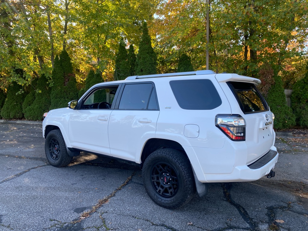2016 Toyota 4Runner SR5 - Image 3