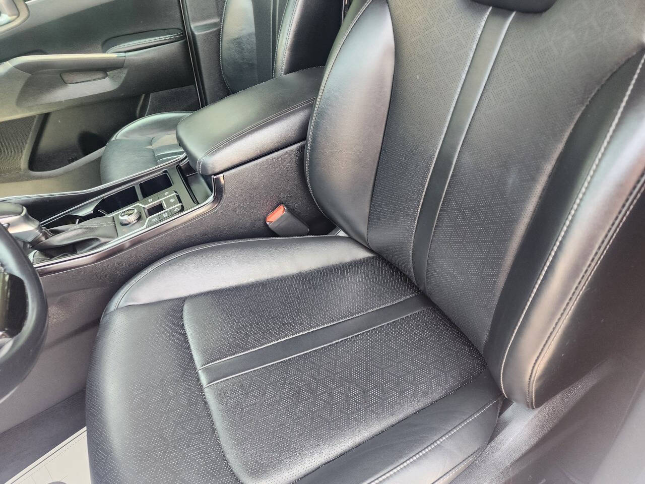 2021 Kia Sorento EX - Photo 20