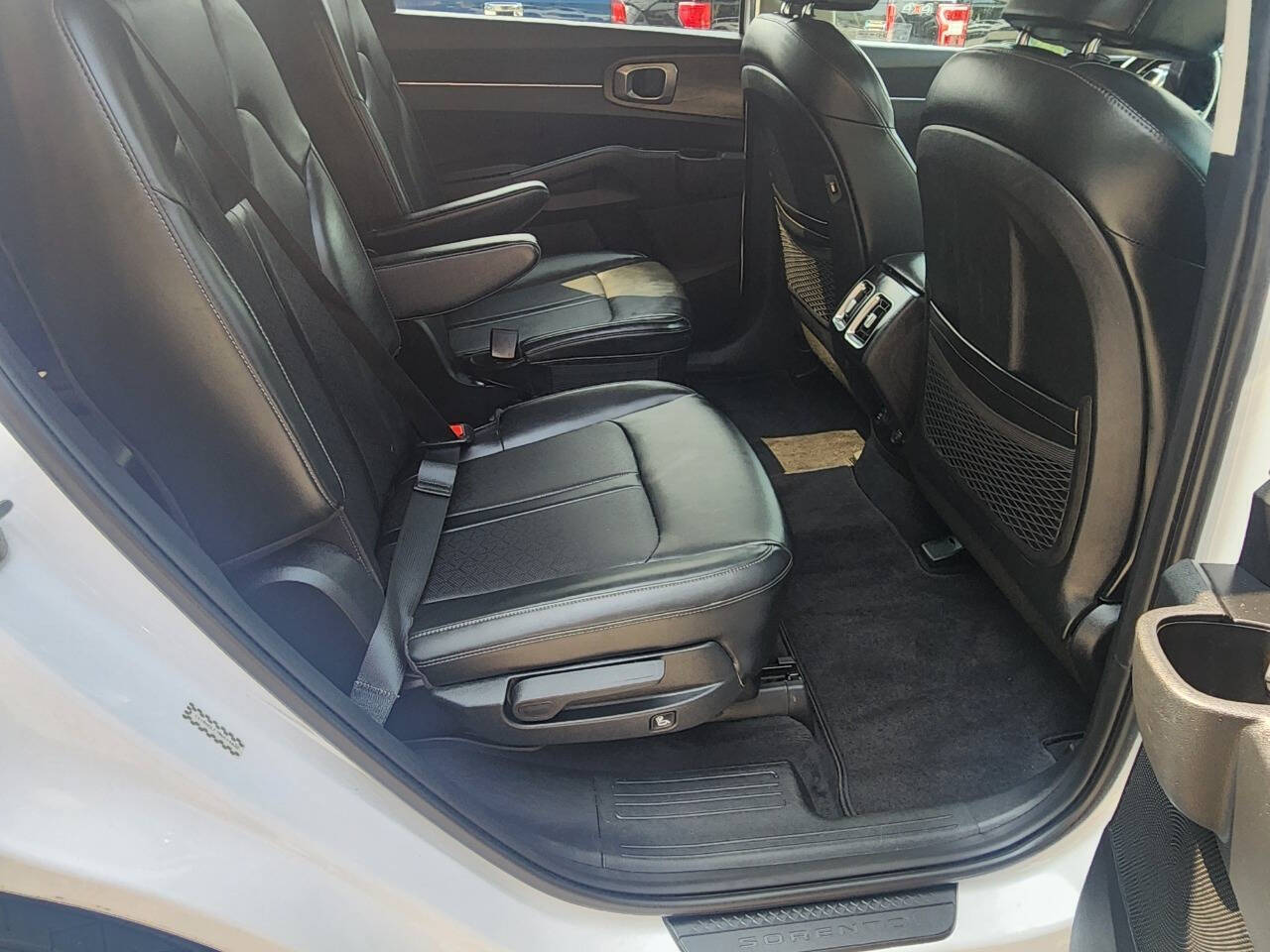 2021 Kia Sorento EX - Photo 36