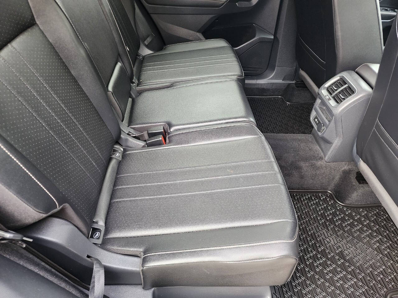 2022 Volkswagen Tiguan SE - Photo 36