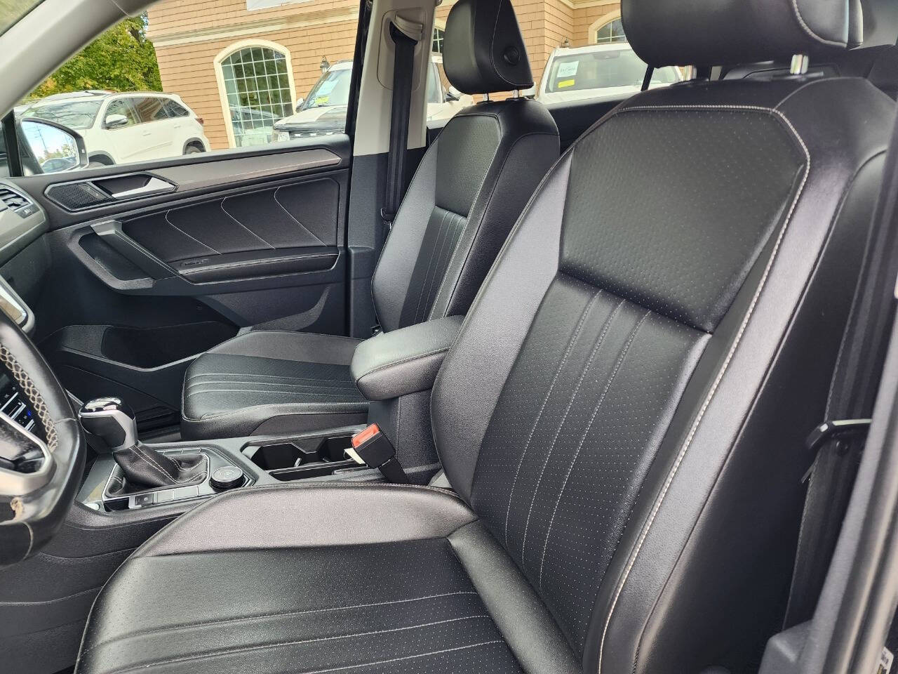 2022 Volkswagen Tiguan SE - Photo 18