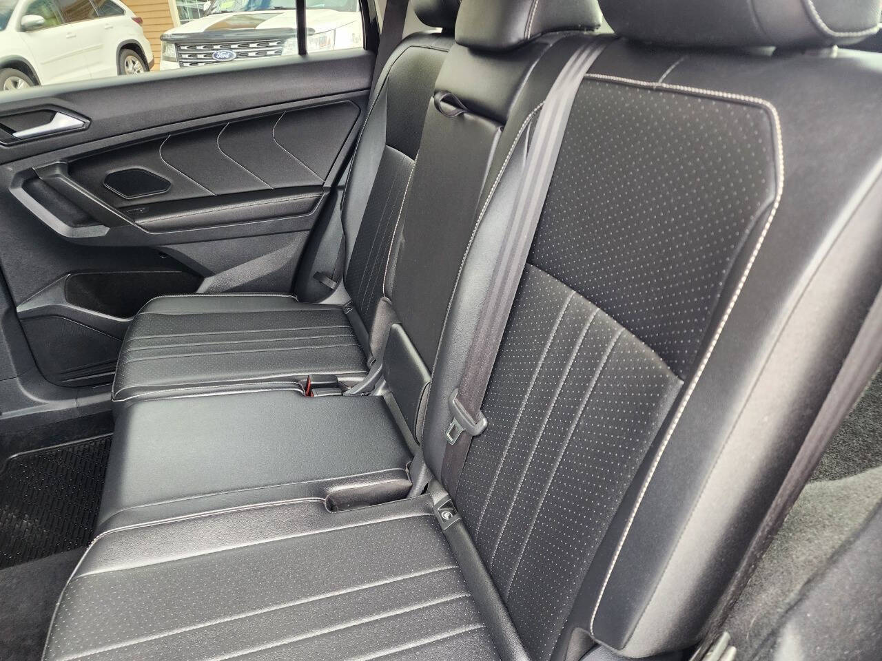 2022 Volkswagen Tiguan SE - Photo 26